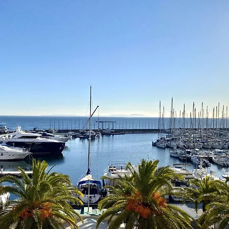 Hyegrasse Pour 6 Personnes A 100 Metres De La Situe Sur Le Port D'hyeres