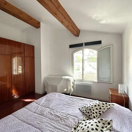 Hyegrasse Pour 6 Personnes A 100 Metres De La Situe Sur Le Port D'hyeres Villa Hyeres
